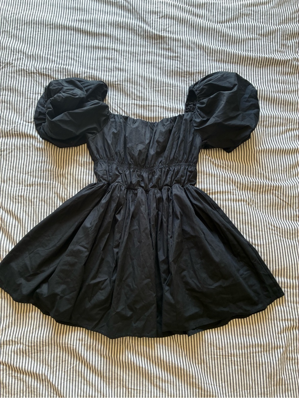 Abercrombie & Fitch black puff sleeve minidress Size L